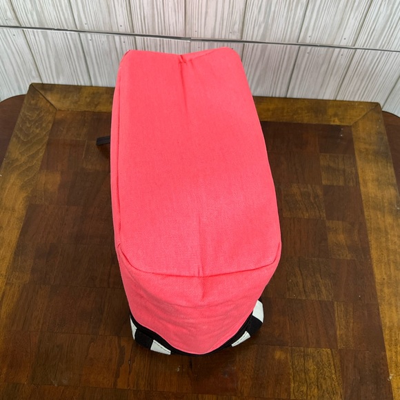 Victoria Secret - Picture 7 of 8